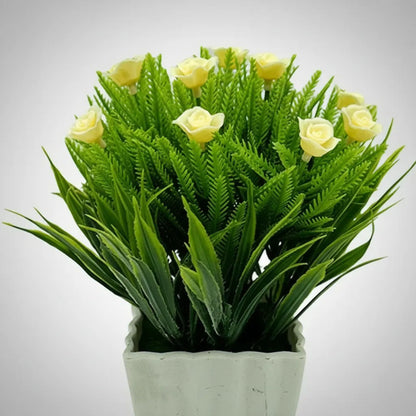 Planta Rosita Con Pasto En Maceta