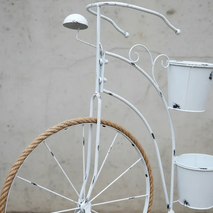 Bici Metal Con Cuerdas En Las Ruedas