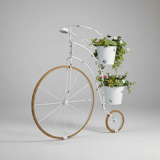 Bici Metal Con Cuerdas En Las Ruedas