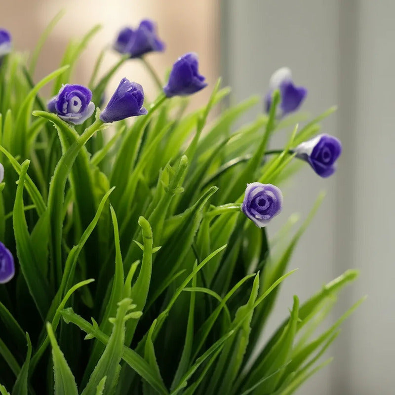 Mini Flor Con Pasto Artificial En Maceta