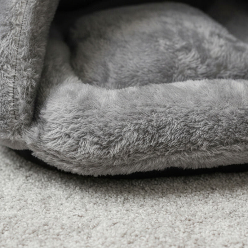 Cama Para Mascota Triangulo Con Capucha 40 X 24 cm