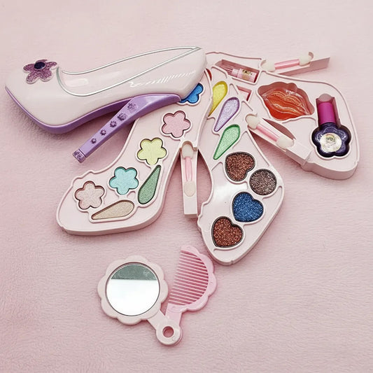 Petaca Zapato Con Sombras, Labial y Pintura de Uñas