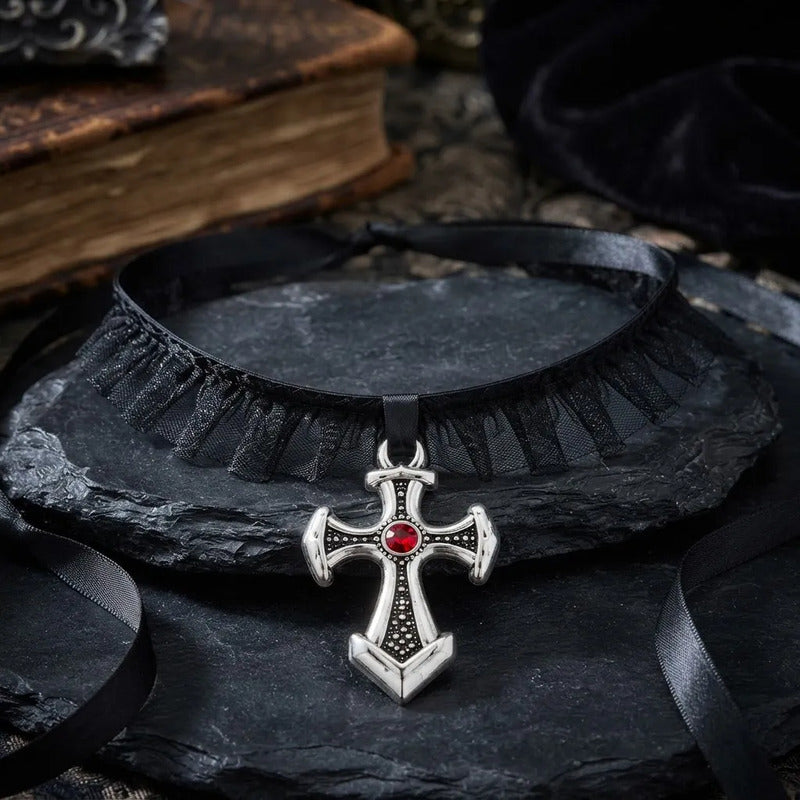 Collar Cruz Gótica